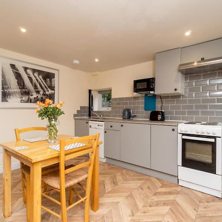 Pass The Keys Lovely 1 Bed Apartment With Free Parking Bath Zewnętrze zdjęcie