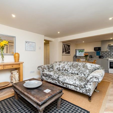 Pass The Keys Lovely 1 Bed Apartment With Free Parking Bath Zewnętrze zdjęcie