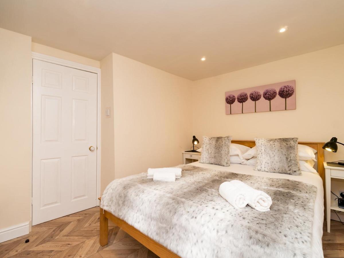 Pass The Keys Lovely 1 Bed Apartment With Free Parking Bath Zewnętrze zdjęcie