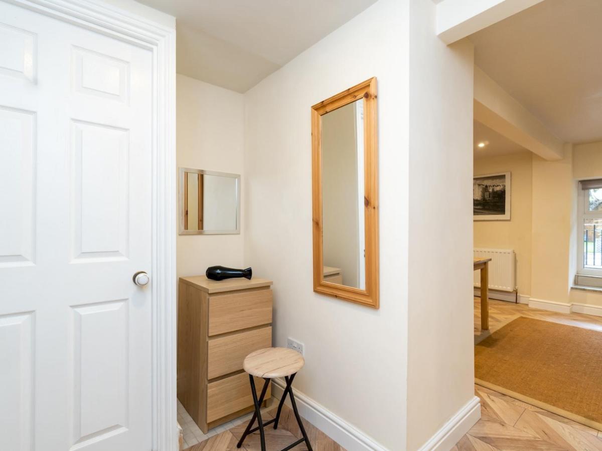 Pass The Keys Lovely 1 Bed Apartment With Free Parking Bath Zewnętrze zdjęcie