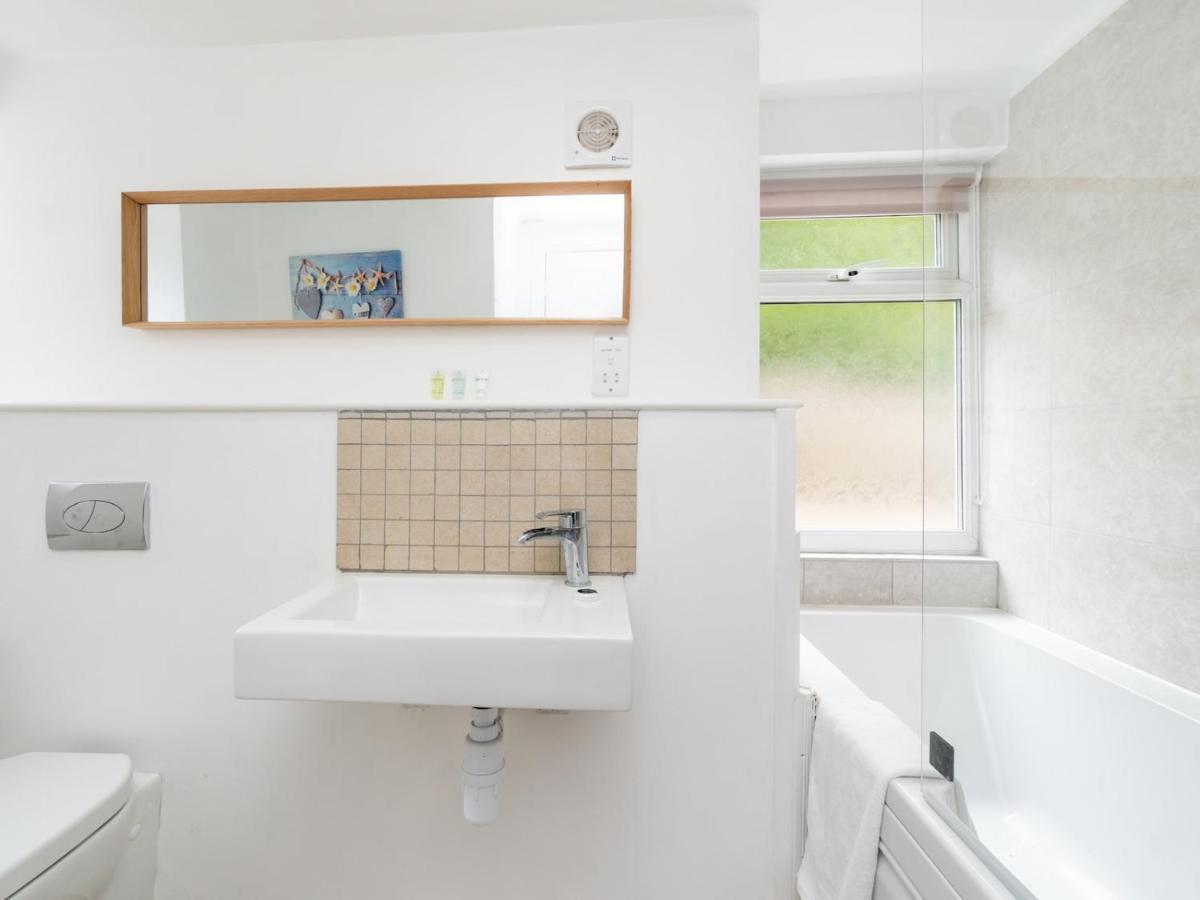 Pass The Keys Lovely 1 Bed Apartment With Free Parking Bath Zewnętrze zdjęcie